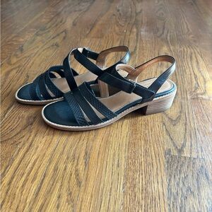 NWOT Comfortiva Ballina black multi size 7